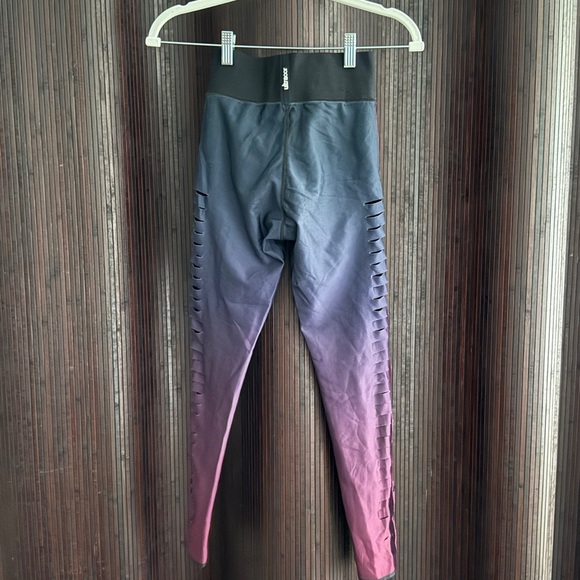 Ultracolor High Waist gradient slash leggings - Picture 4 of 5